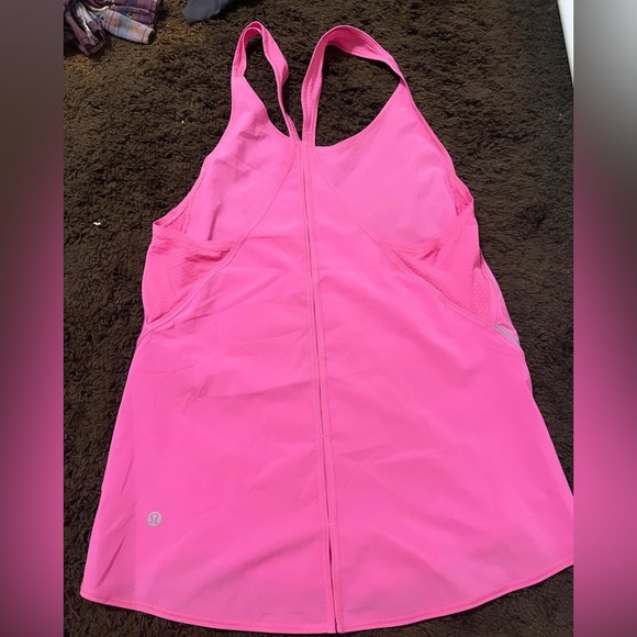 Lululemon tank - Picture 1 of 3